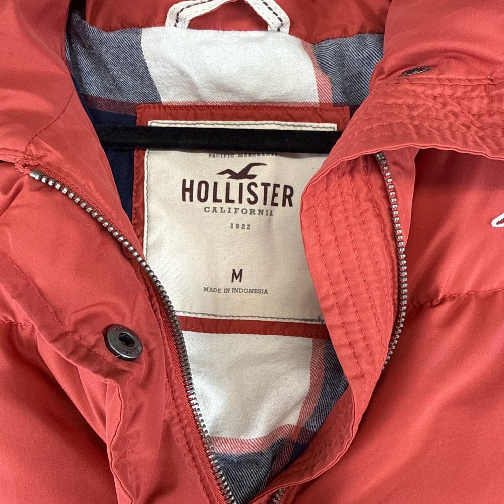 Hollister Red Jacket Puffer Down/Feather Woman's Med No Belt Large Collar - Picture 3 of 9